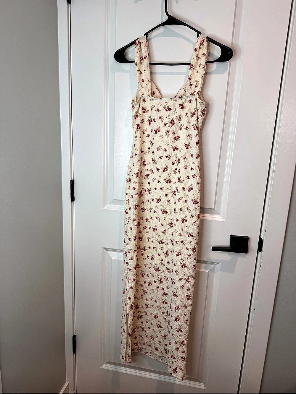See You Monday Floral Maxi Dress in Cream & Red Size Small - Picture 2 of 5